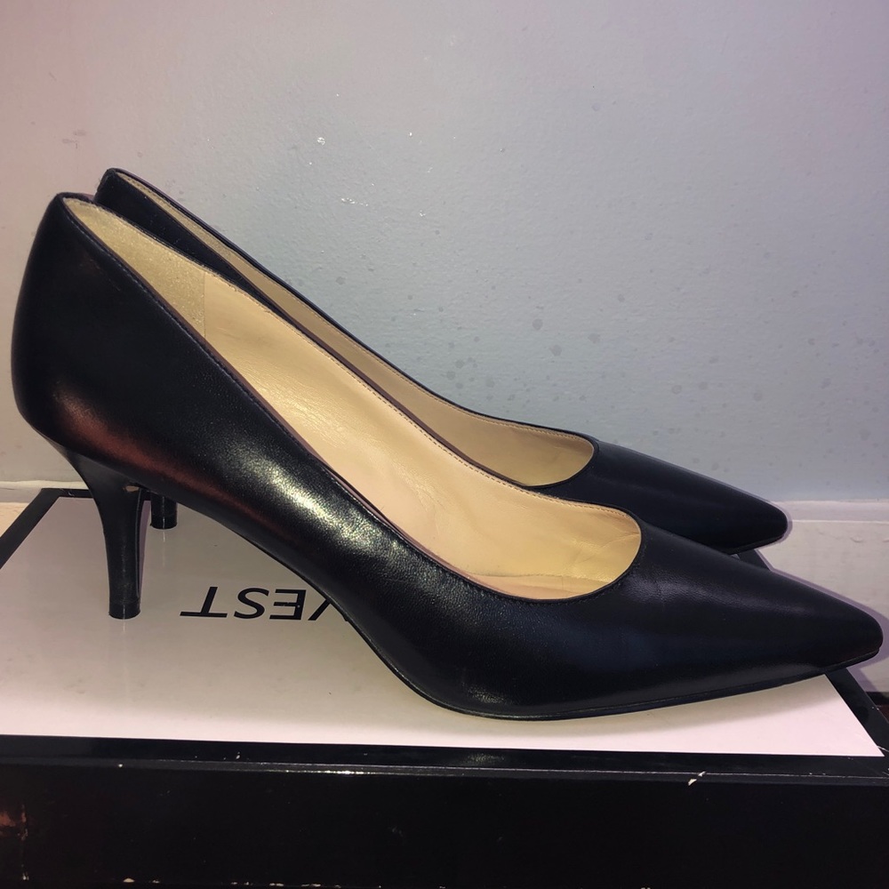 Nine West Black Leather 9.5 Heels